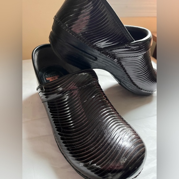 Dansko XP clogs. - Picture 3 of 4